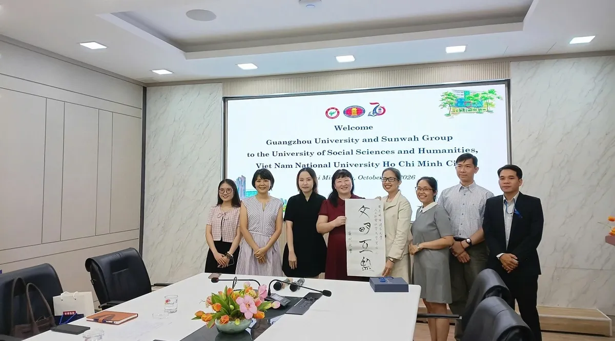 CHINESE STUDIES PROGRAM, FACULTY OF ORIENTAL STUDIES WORKS WITH GUANGZHOU UNIVERSITY AND SUNWAH GROUP: EXPANDING CHANNELS FOR VIETNAM – CHINA EDUCATIONAL AND RESEARCH COOPERATION