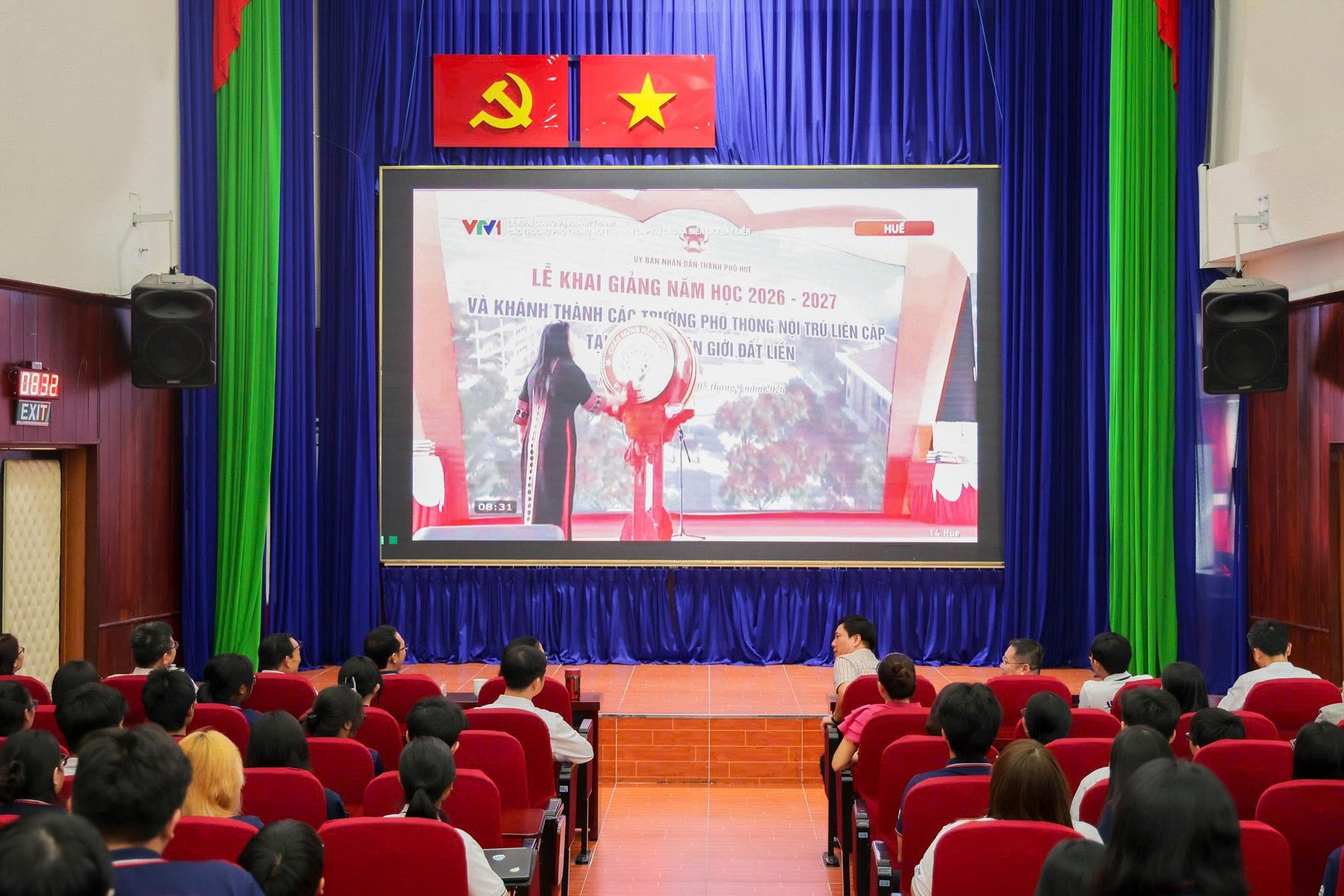Các trường trên toàn Quốc đồng loạt đánh trống khai giảng năm học 2026-2027 - Ảnh: LÝ NGUYÊN