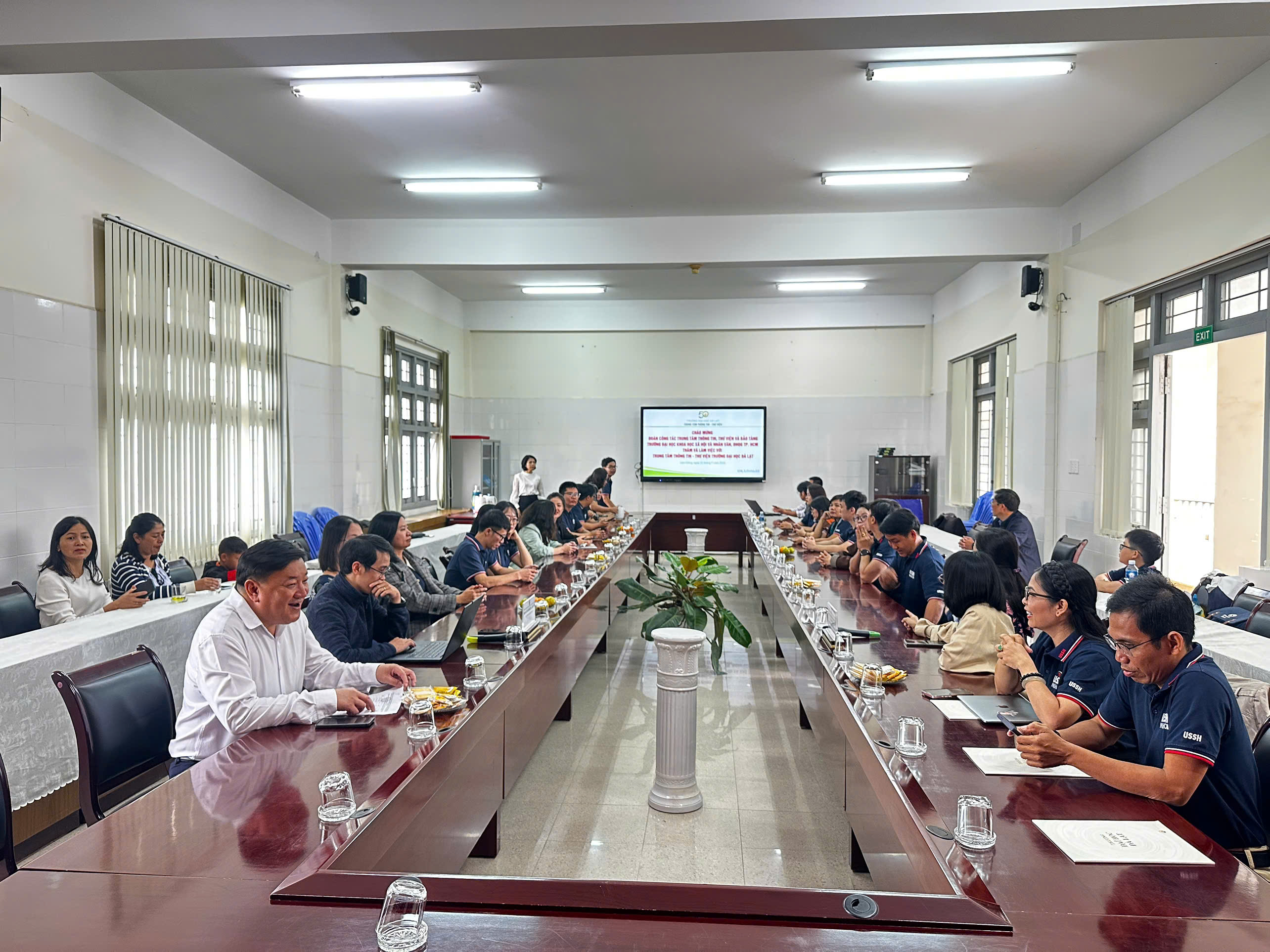 Thúc đẩy hợp tác bền vững trong công tác thư viện, quản trị tri thức và bảo tồn di sản giữa Trường ĐH KHXH&NV, ĐHQG-HCM và Trường Đại học Đà Lạt