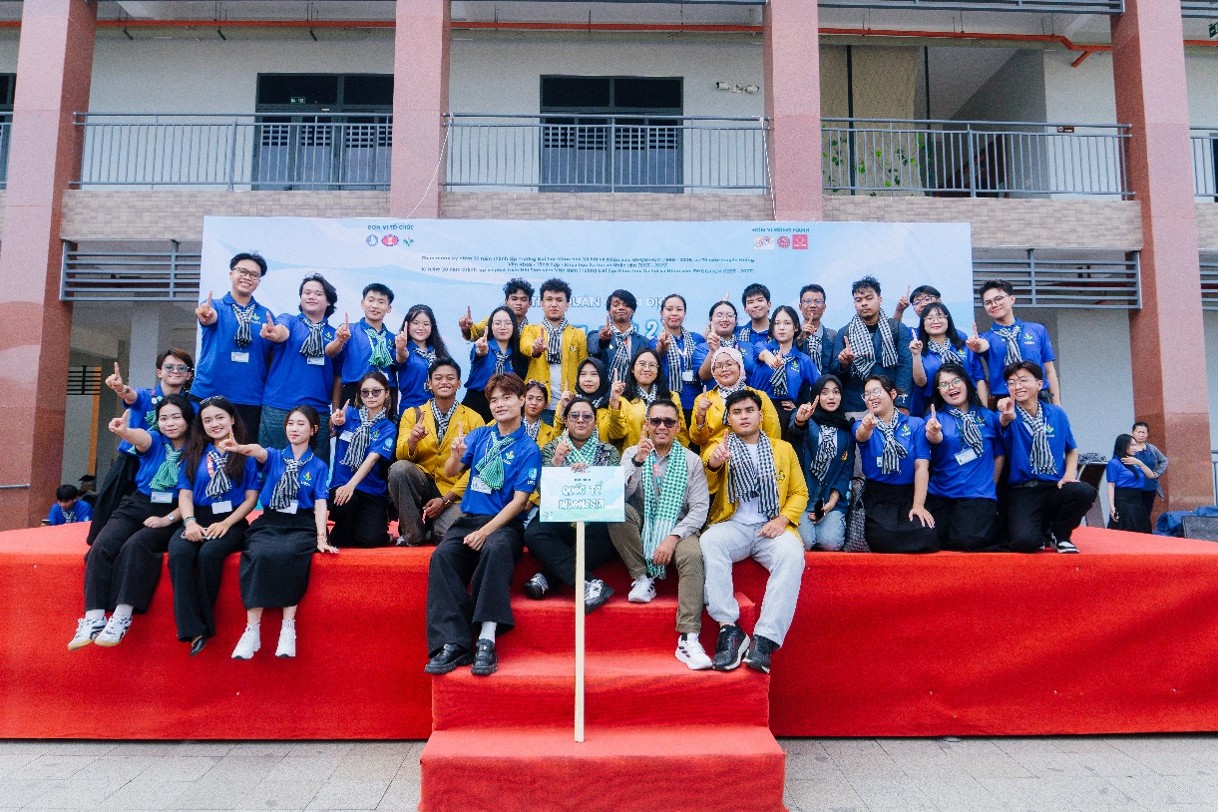 Liên chi hội sinh viên khoa Đông Phương học phụ trách “Đội hình quốc tế Indonesia” trong chiến dịch mùa hè xanh năm 2026