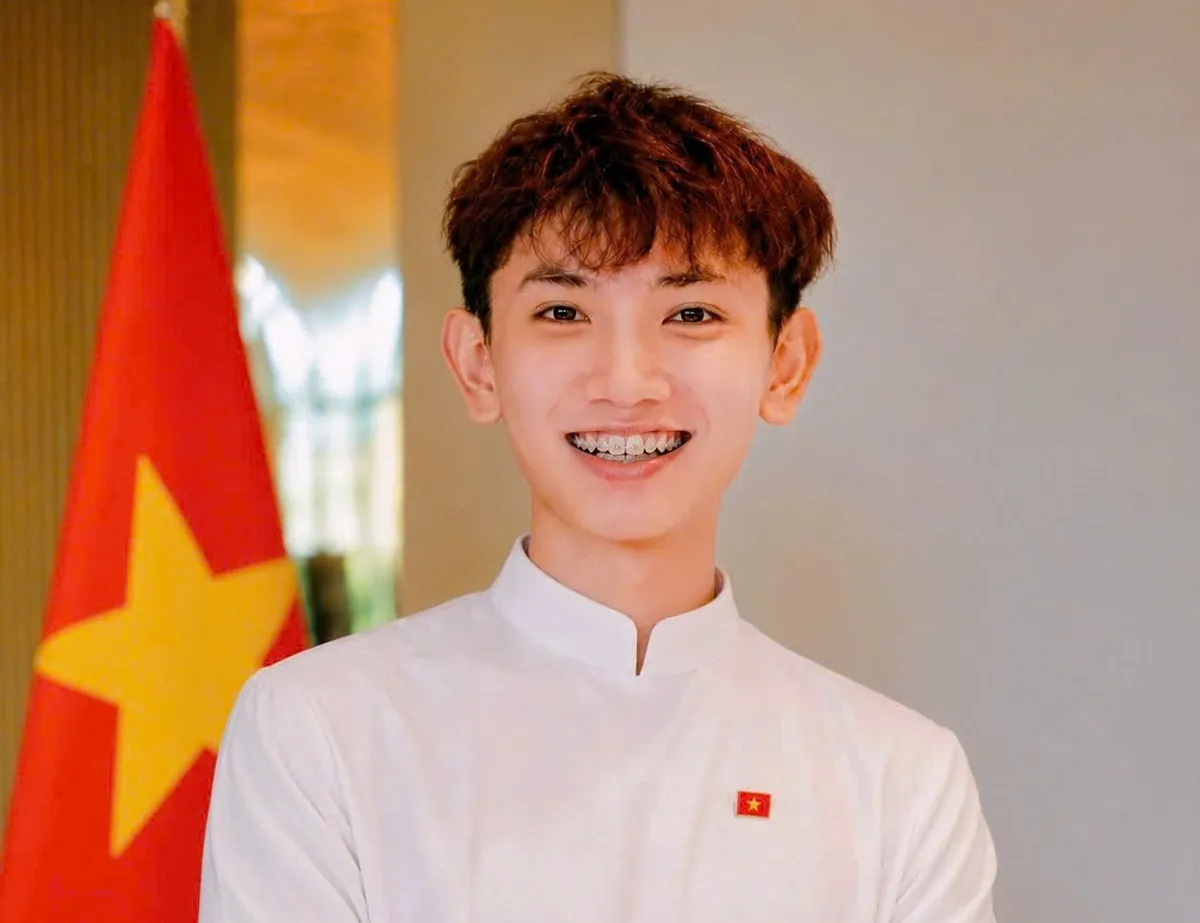 Sinh viên Nguyễn Trung Hiếu – Khoa Đông Phương Học thiết kế Logo Hội Hữu nghị Việt Nam – Thái Lan, góp phần lan tỏa dấu ấn 50 năm quan hệ hai nước