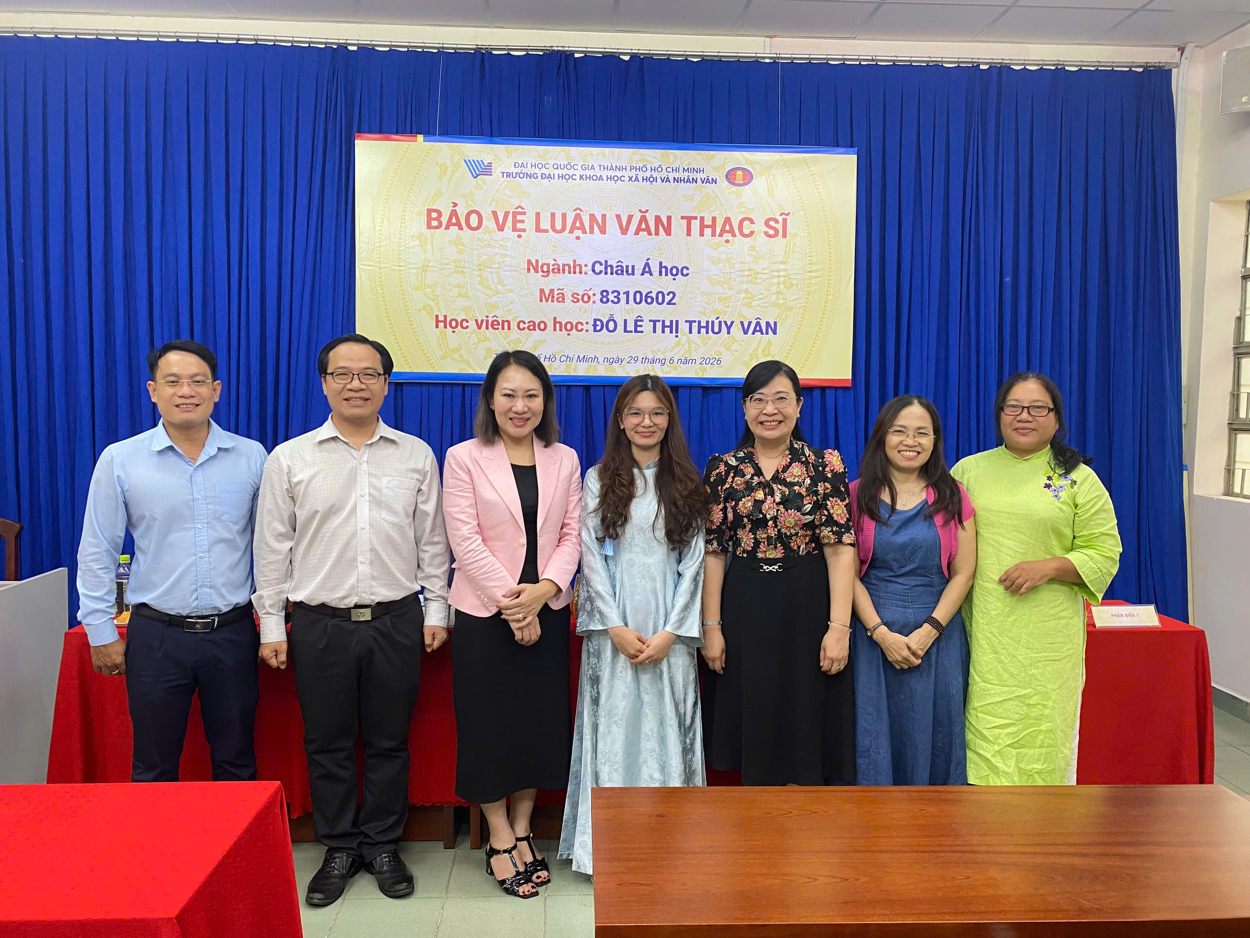 Buổi bảo vệ luận văn thạc sĩ của học viên Đỗ Lê Thị Thúy Vân